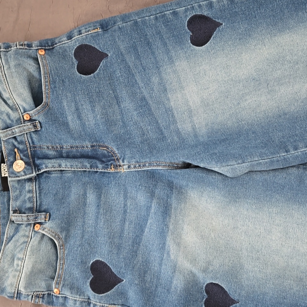Stylish Blue Heart Embellished Wide Leg Jeans - Picture 4 of 10